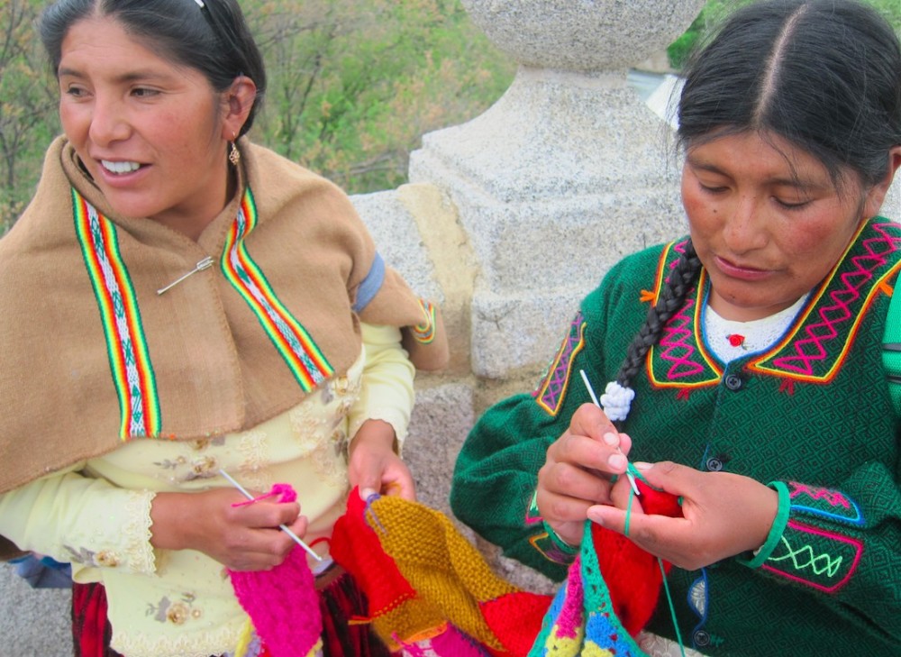 The magical moss helping women in rural Peru to become entrepreneurs -  Positive News